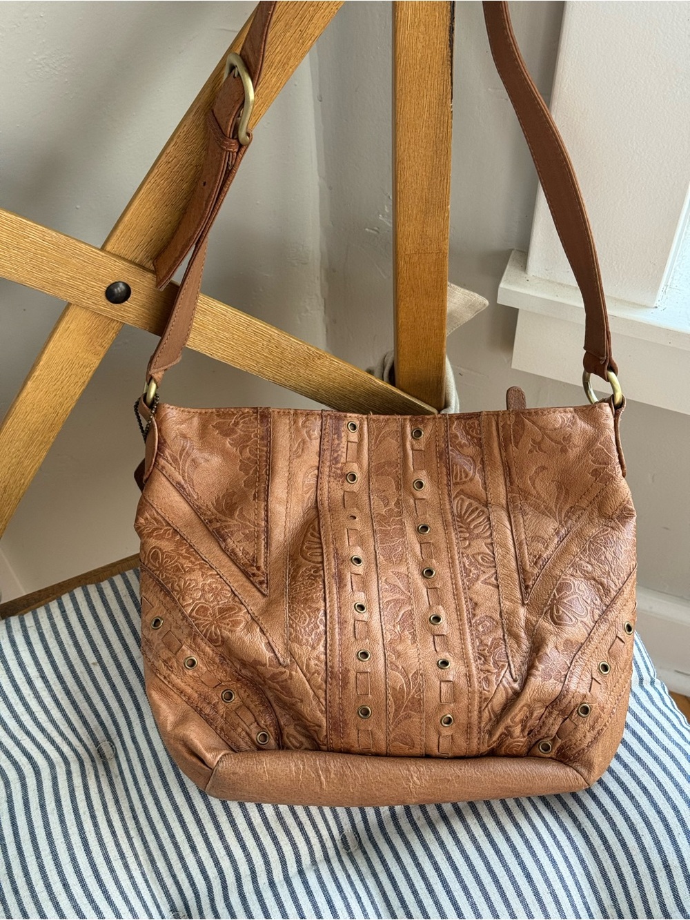 Vintage 90s Cabin Creek Tan Tooled Leather Studded Purse